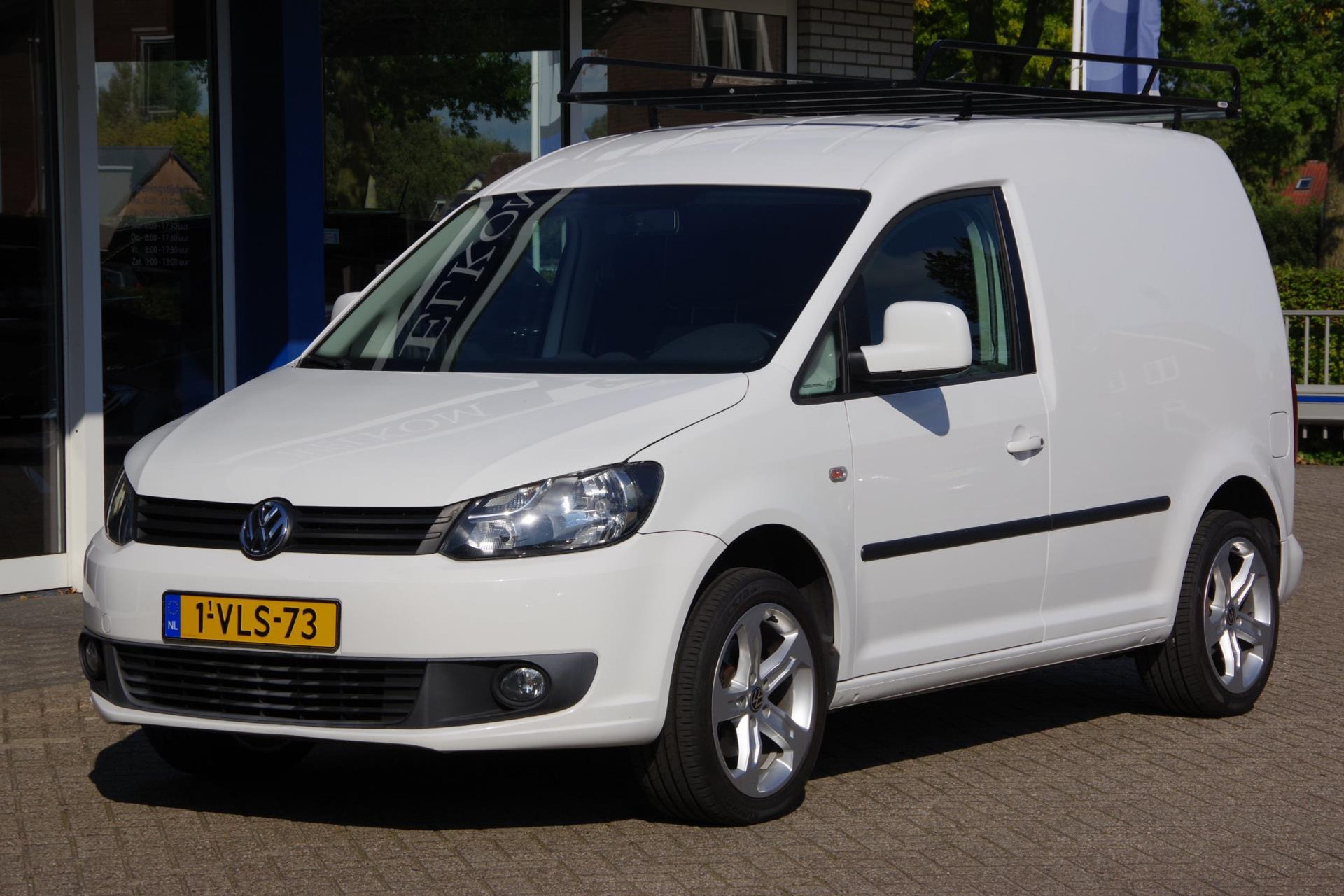 43955038-1.jpg