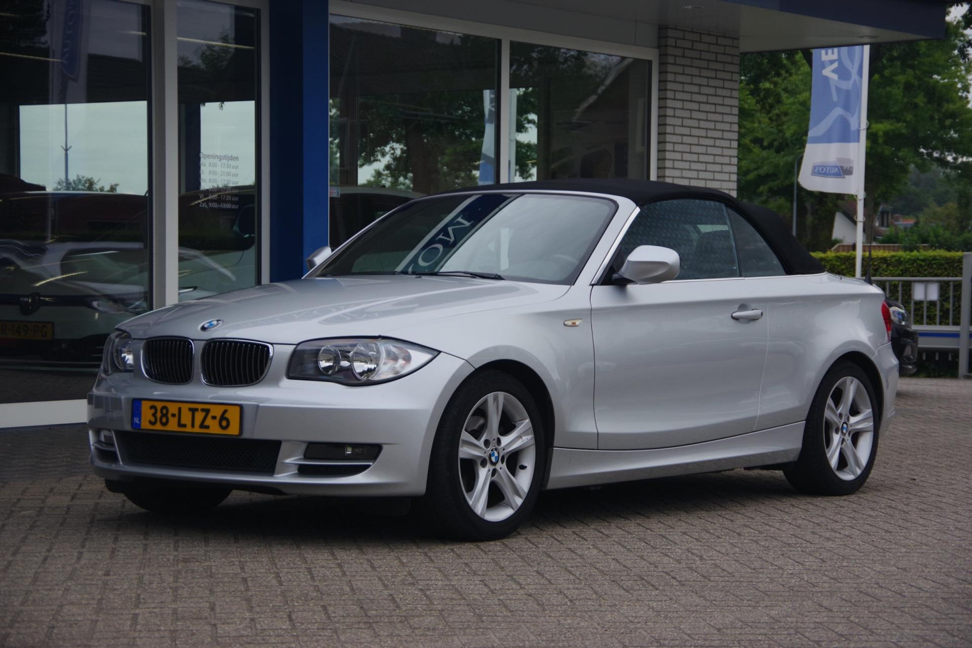 47229923-1.jpg